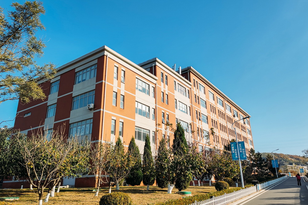 2024年复旦大学上海医学院在云南录取分数线（附近几年最低位次排名）