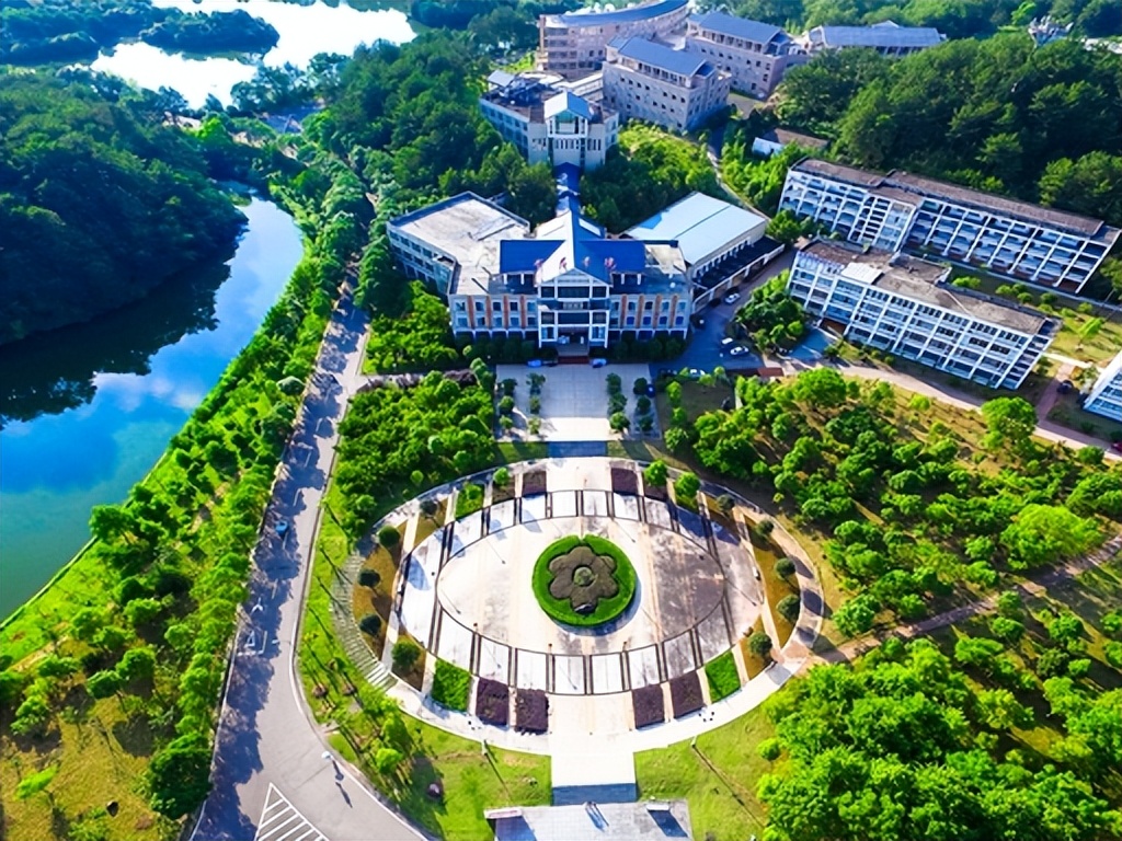 本科线边缘也能上公办！福建这几所大学分数低性价比高
