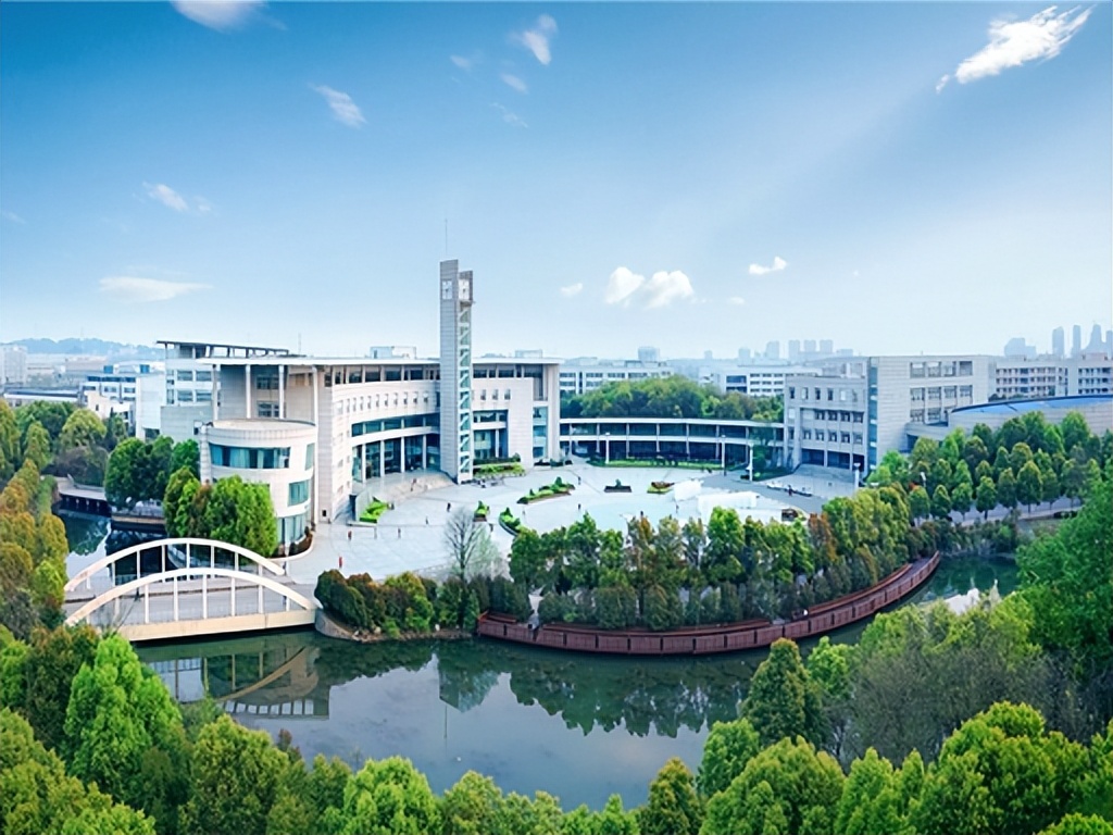 2026 武汉公办二本大学最新完整名单！想留武汉读大学的收藏好