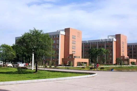 内蒙古大学2024年在湖南录取分数线、对应位次（附近几年最低录取分数线及位次排名）